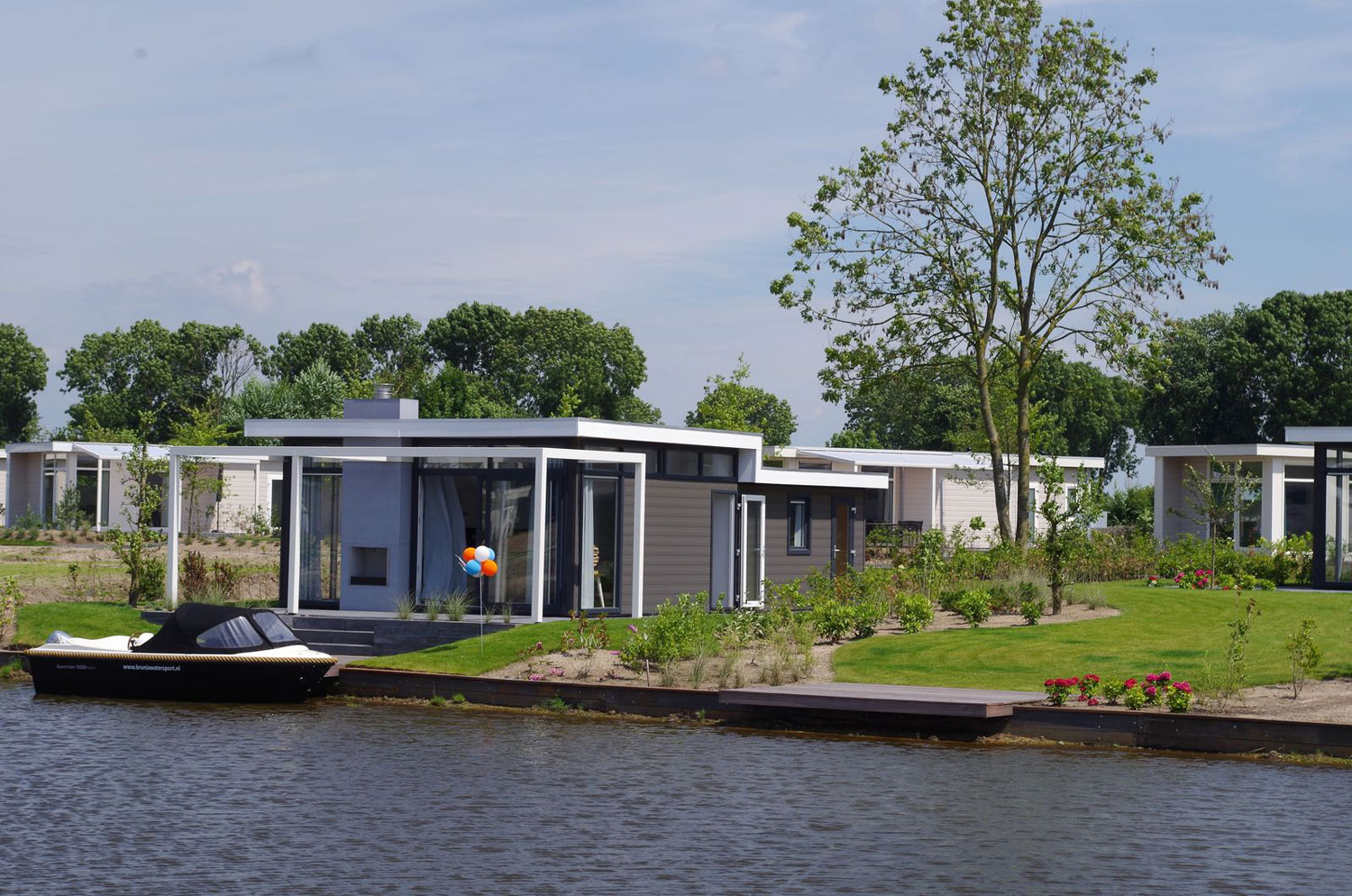 Bungalow aan het water